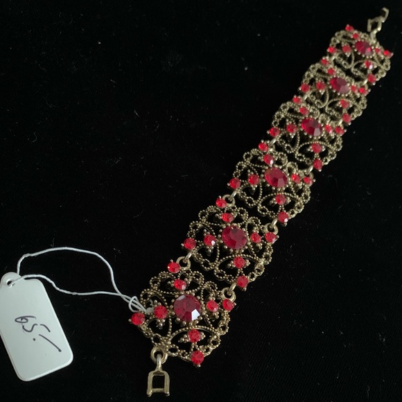🆕🔥Laced Crystal Red Bracelet Antique Gold - Picture 2 of 4
